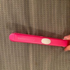 Mini travel hair straightener